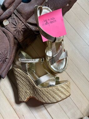 Vintage Browns Y2K Metallic Gold Leather T-Strap Espadrille Wedge Sandals Size 7